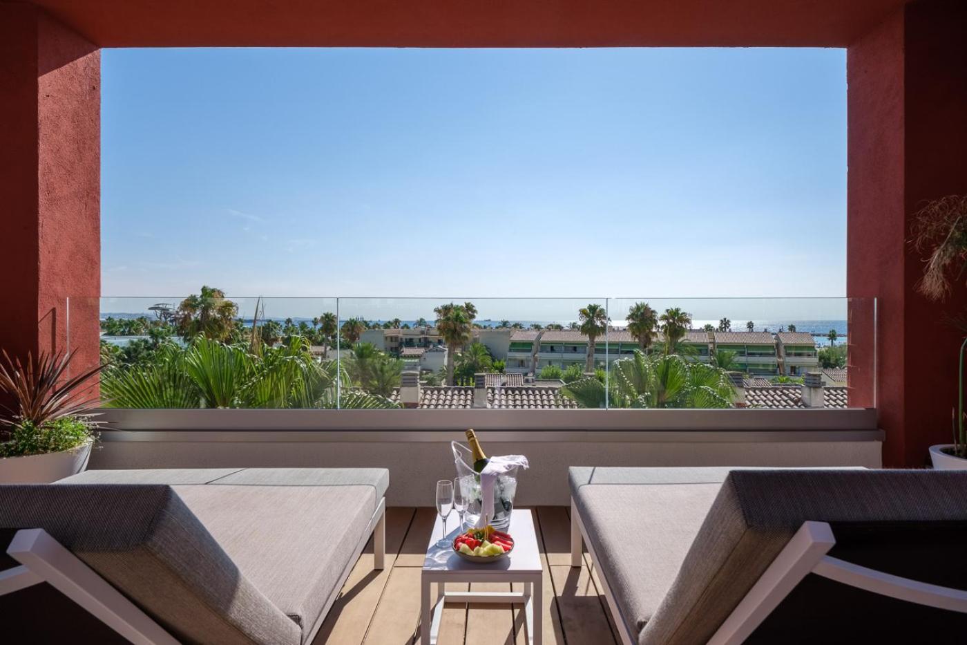 Oassium Hotel - Adults Only La Pineda Exterior photo